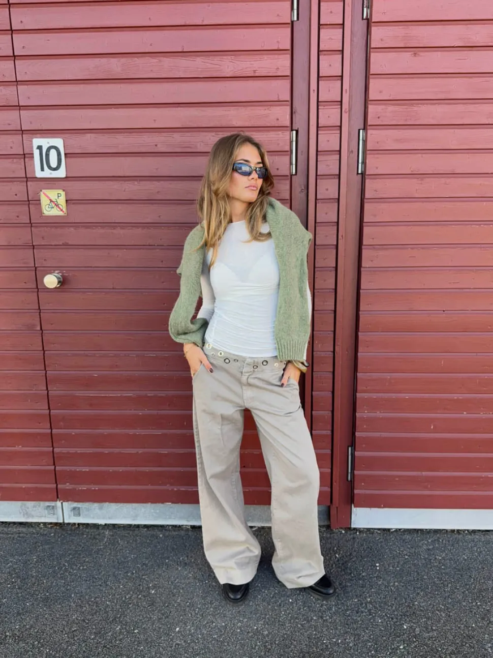 Tanija jeans med ringdetaljer - Beige