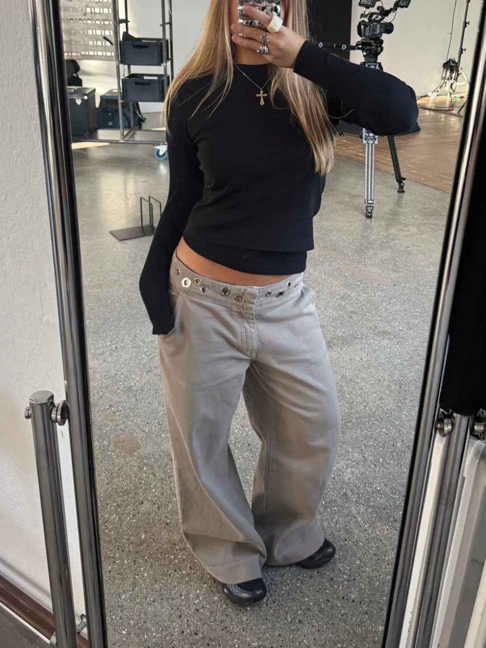 Tanija jeans med ringdetaljer - Beige