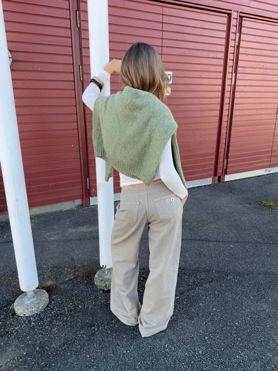 Tanija jeans med ringdetaljer - Beige