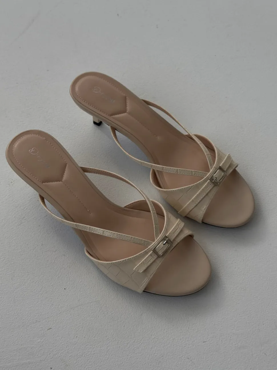 Teleo minihæle med spændedetalje - Beige