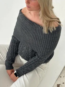 Theresa off-shoulder strik - Grå
