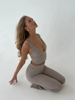 Ultimate v-neck top - Ash