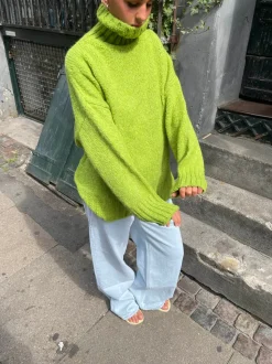 Valdamara oversized striktrøje med turtleneck - Limegrøn
