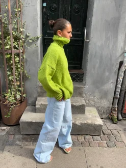 Valdamara oversized striktrøje med turtleneck - Limegrøn