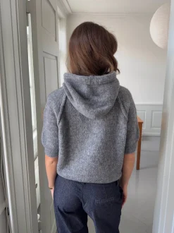 Vanja strikket hoodie - Grå